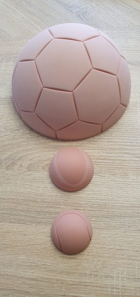 verschiedene Ballformen aus Pu-500 ausgefräst