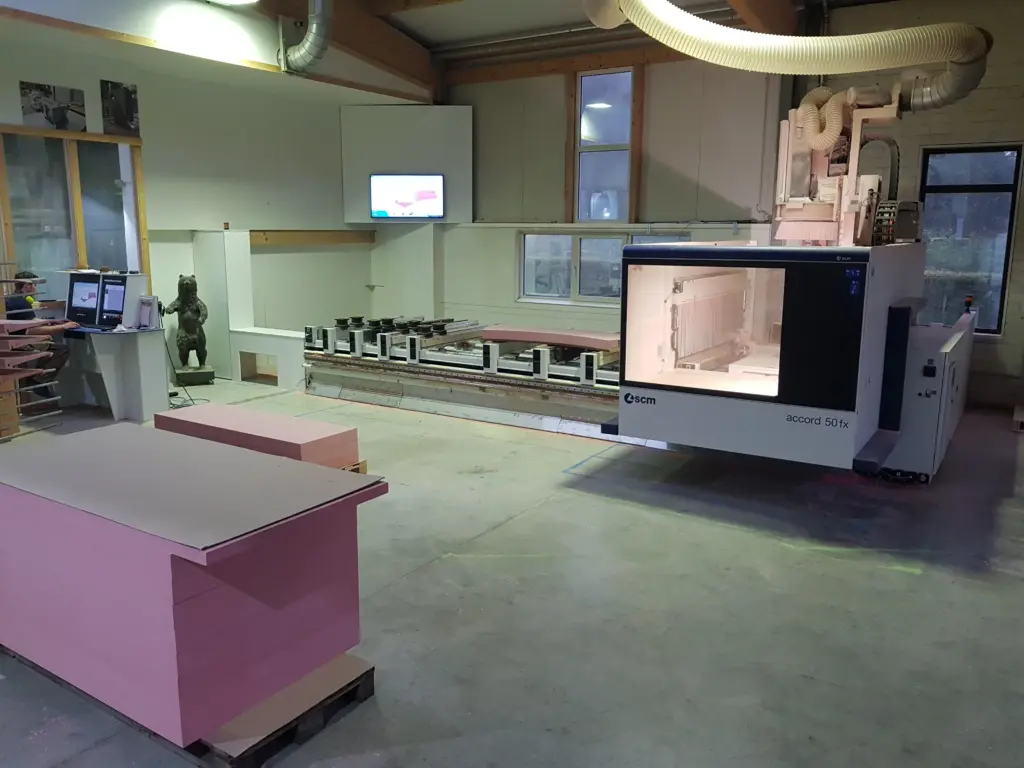 5-Achs CNC Bearbeitungsmaschine