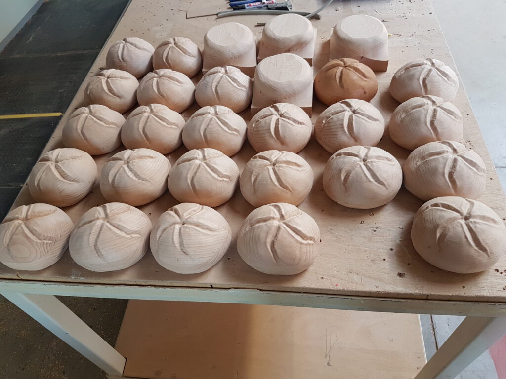eingescannte Brötchen knusprig aus Buchenholz ausgefräst