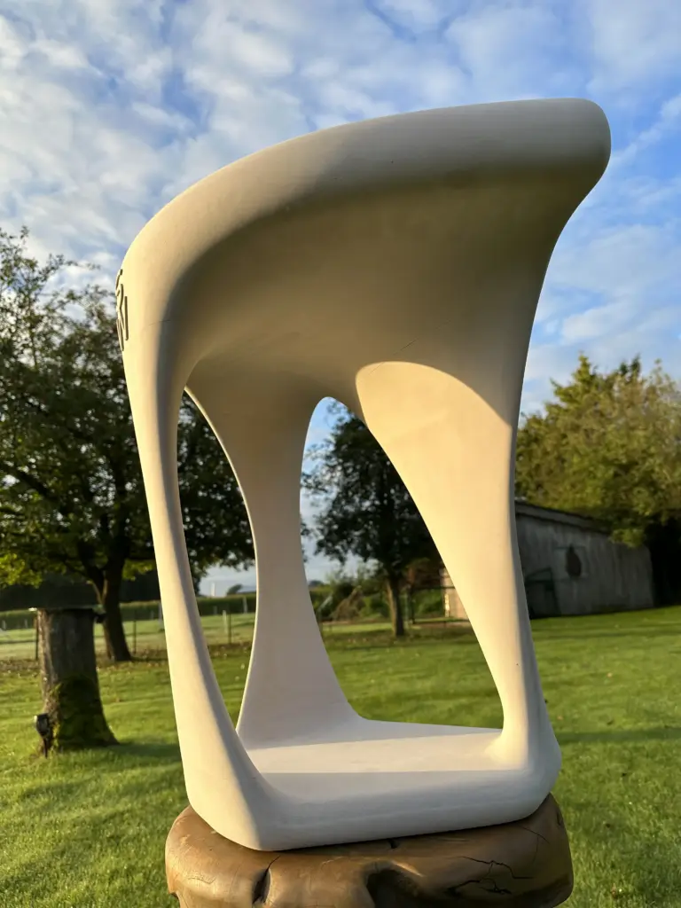 Designer Hocker aus Pu gefräst