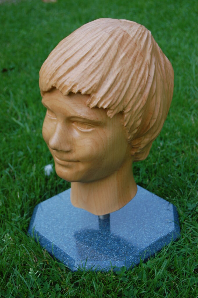 eingescannter Kopf aus Buchenholz ausgefräst-Tischlerei Cluse 3d CNC