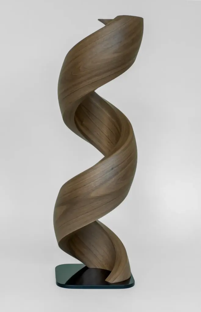 Spiral Element aus Pu ausgefräst später von Danzer furniert