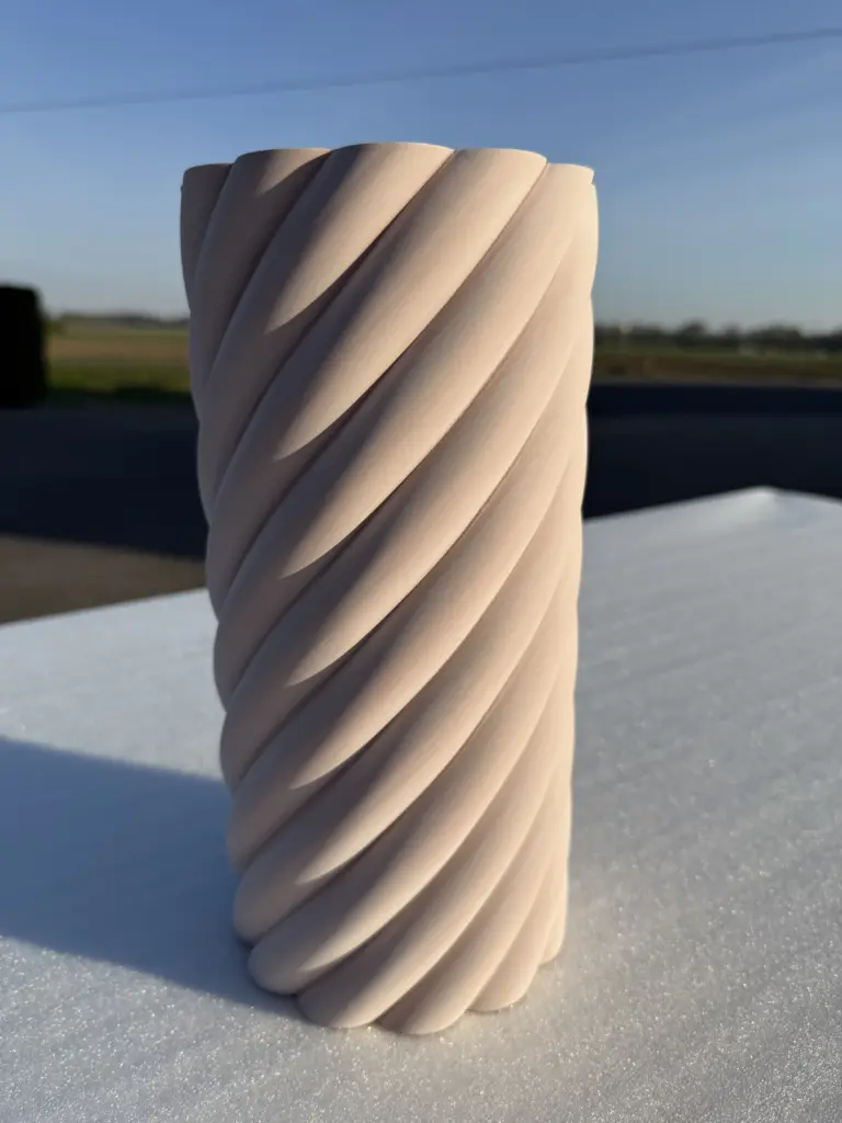 Spiral Fräsung und 3D Konstruktion eines Tischfußes