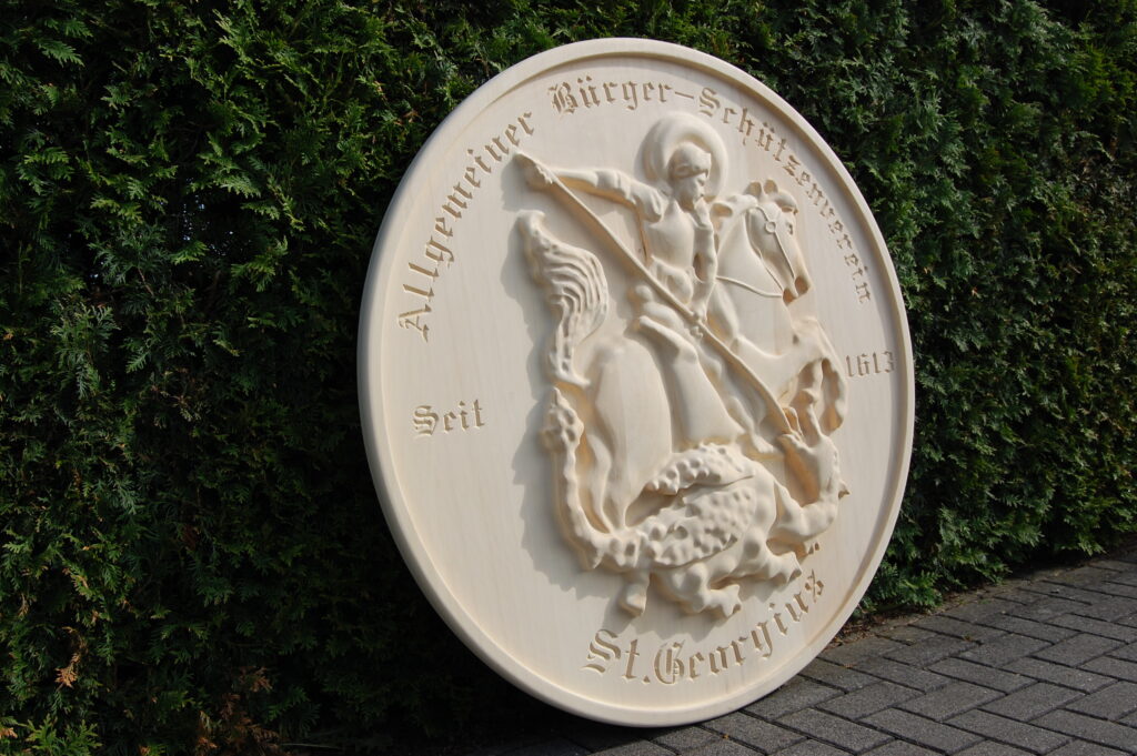 Relief aus massiv Abachi ausgefräst