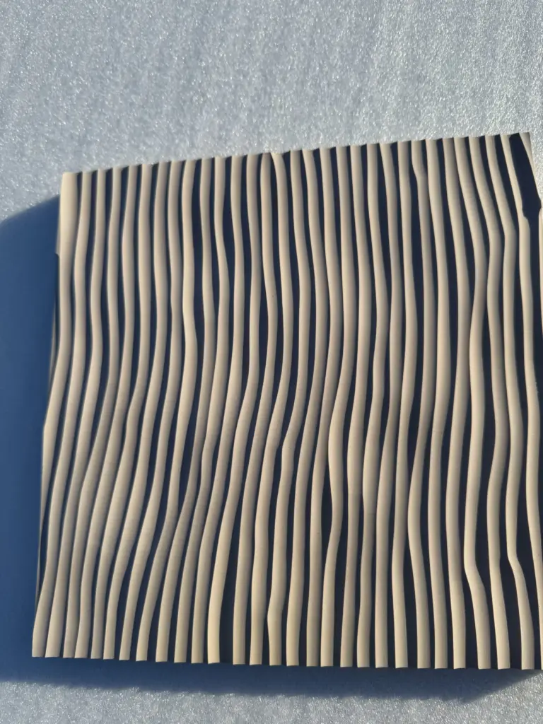 Wellenstruktur nach Skizze mit 3d Software erstellt und mit CNC ausgefräst
